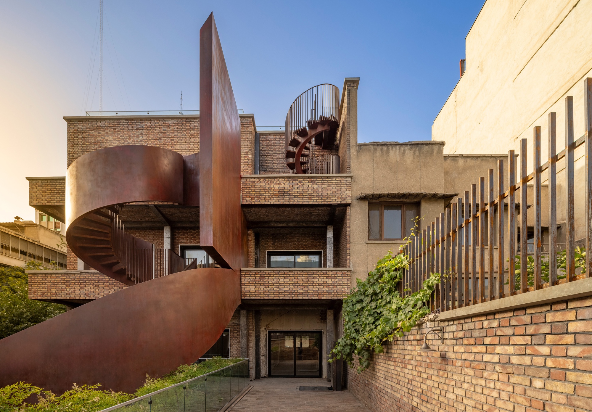 诗人之家丨伊朗德黑兰丨NextOffice–Alireza Taghaboni-29