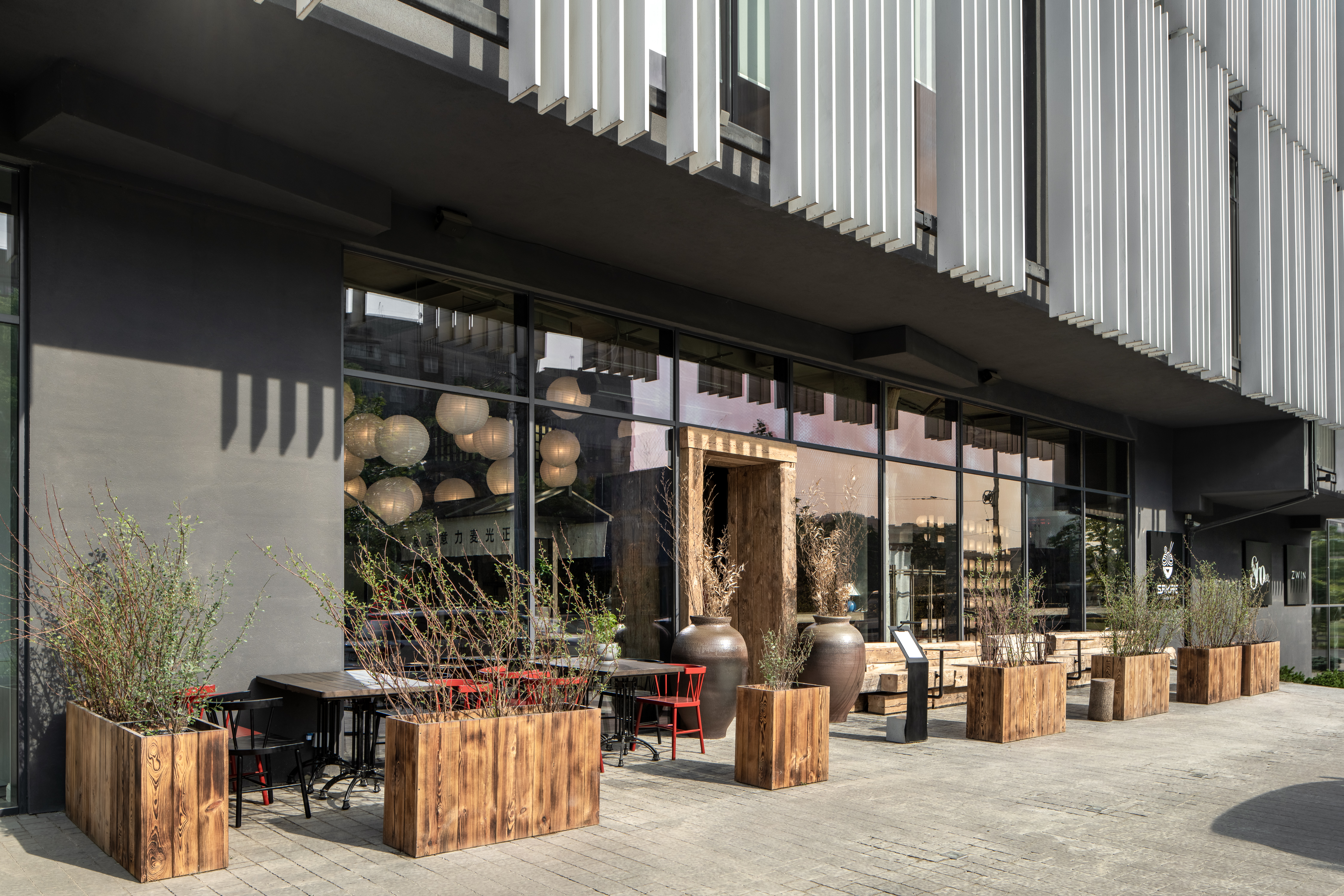 荣拉面吧丨乌克兰利沃夫-22