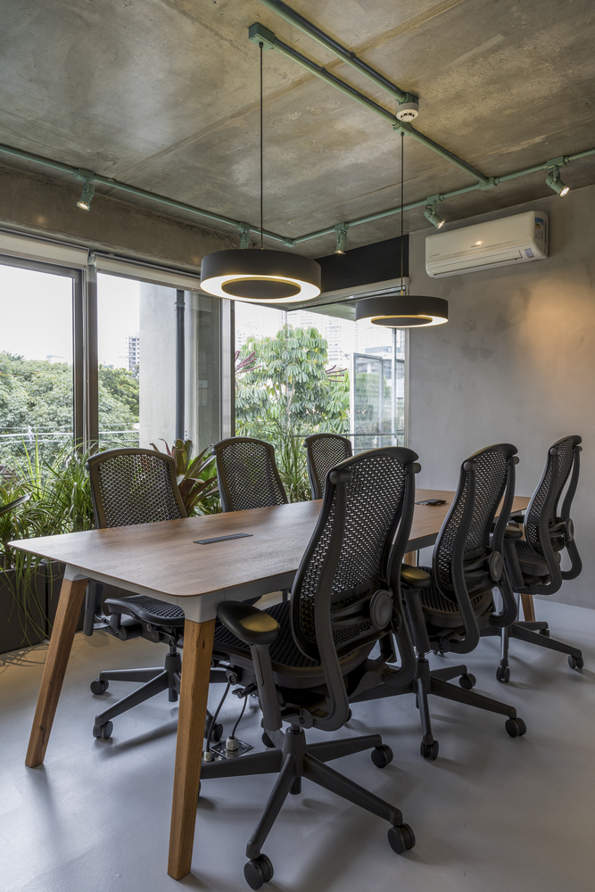 巴西 Rizoma 品牌办公室的“都市丛林”设计-37