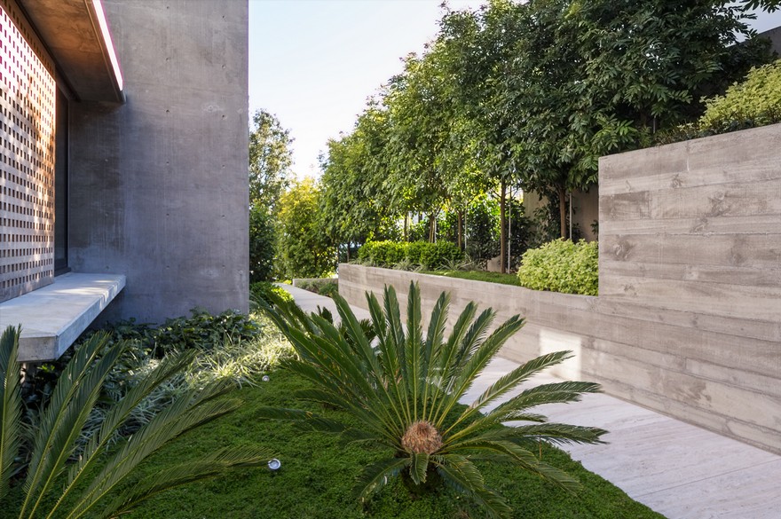 Massive Concrete Home on a Cliff Above Hobson Bay-25