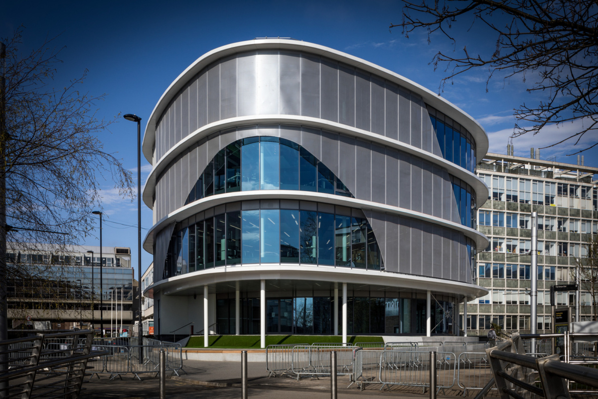 英国诺桑比亚大学计算机信息服务中心大楼-6