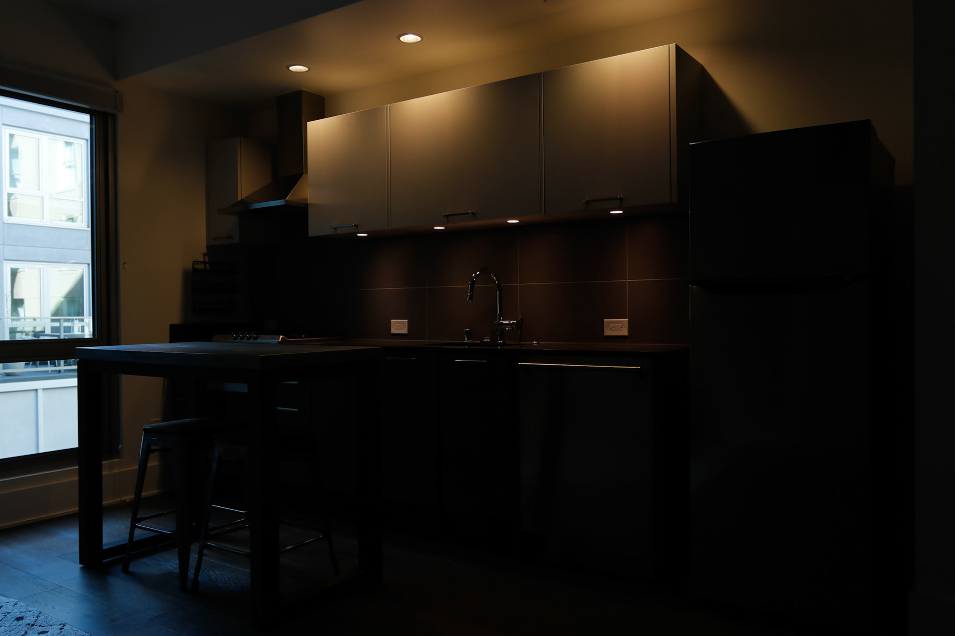 Market St, SF. 94103. AEB 5 Brackets-52