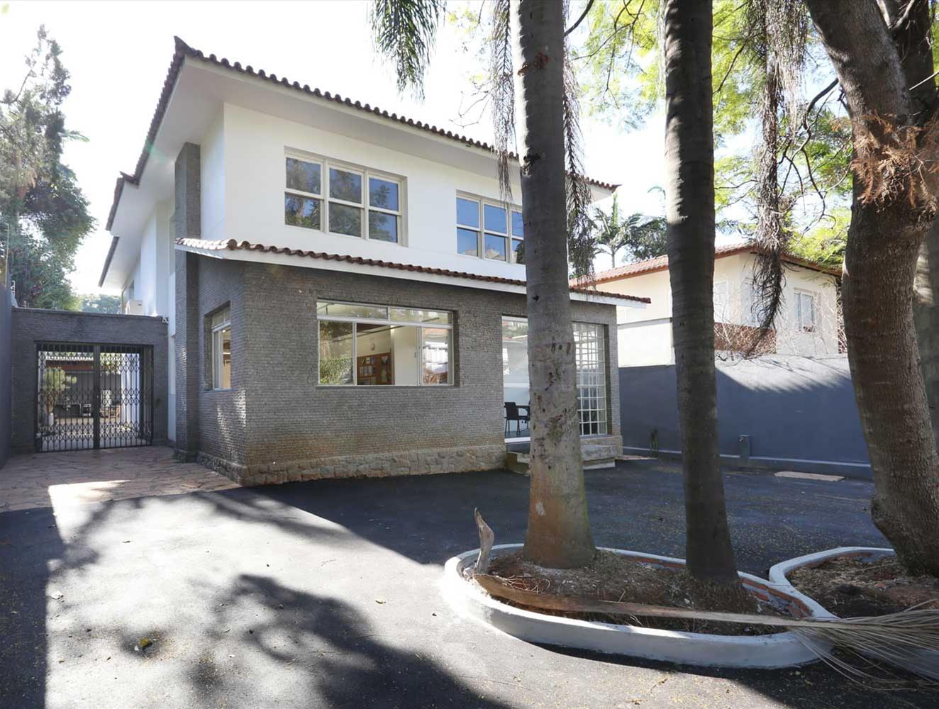 巴西 SP 市 591 平米旧厂房翻新变身联合办公空间-2