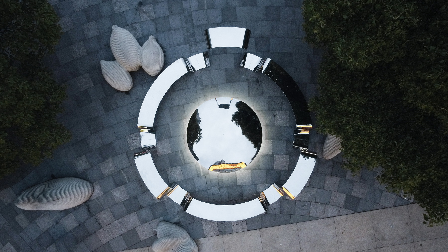  日清设计丨新天地艺术节—对抗“社交孤岛”的天空之镜  丨中国上海-14