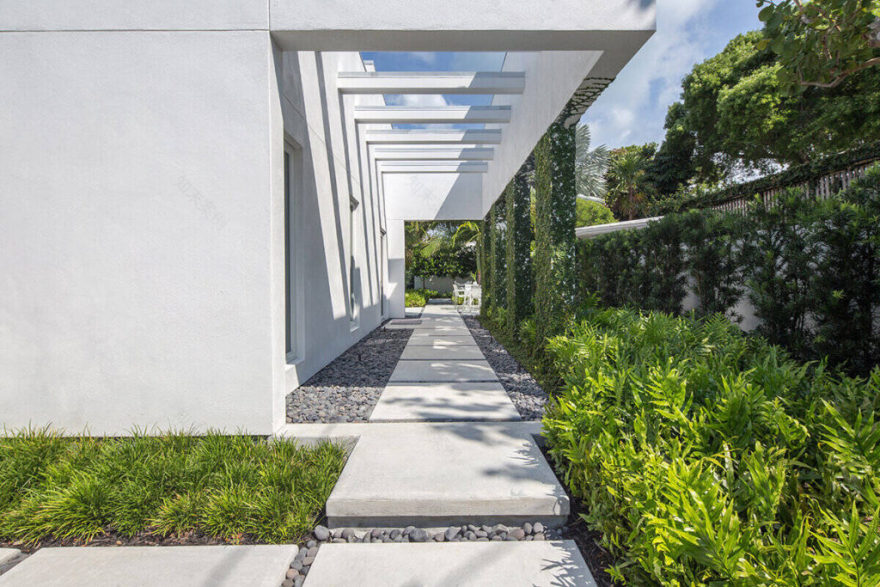 ‘Less is More’风格景观设计(佛罗里达热带简约住宅)丨美国-4