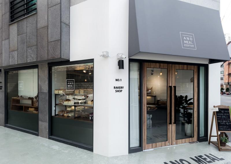 极简 15 坪烘焙店，韩式白色木质空间-3