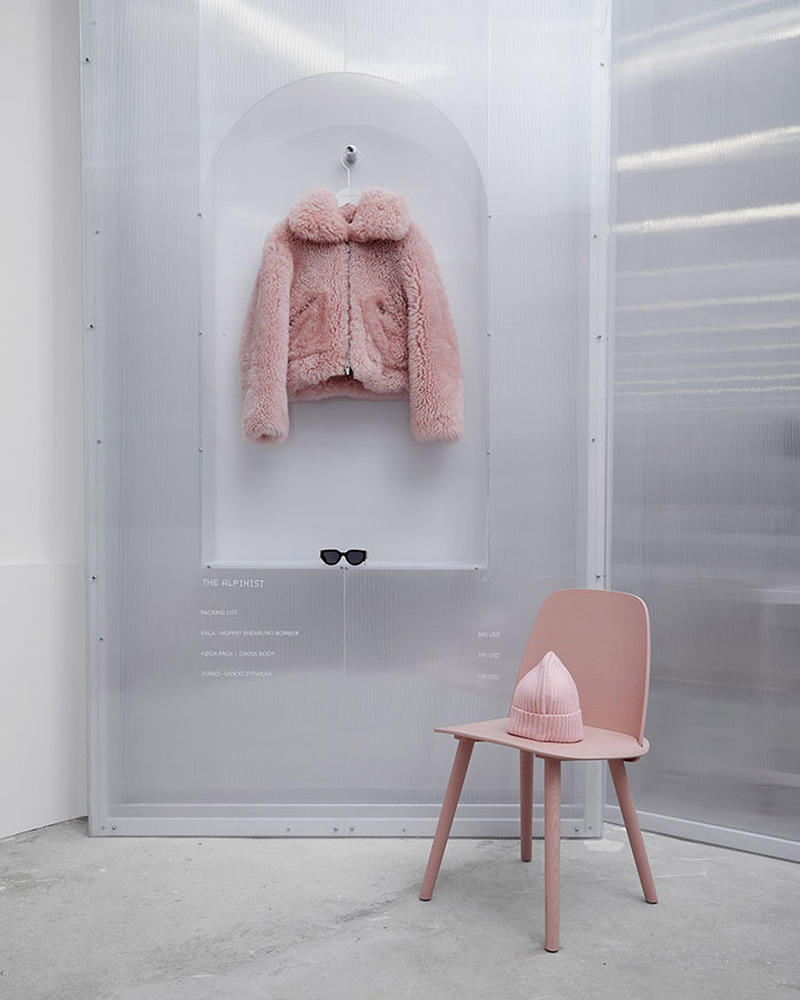 简约舒适,打造吸引人的服装店空间-29