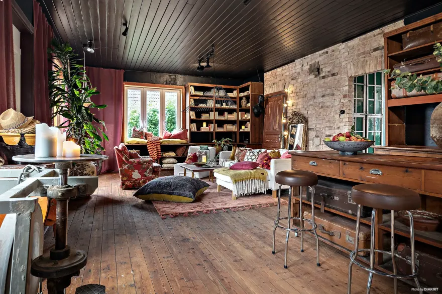 色彩斑斓的百年之家 | 独特的波希米亚风格室内设计-17