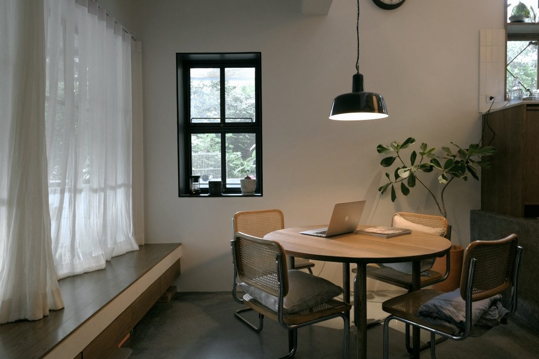 รีโนเวตทาวน์เฮ้าส์ อายุ 10 ปีให้อุ่นละมุนปนดิบเท่สไตล์อินดัสเทรียล-7