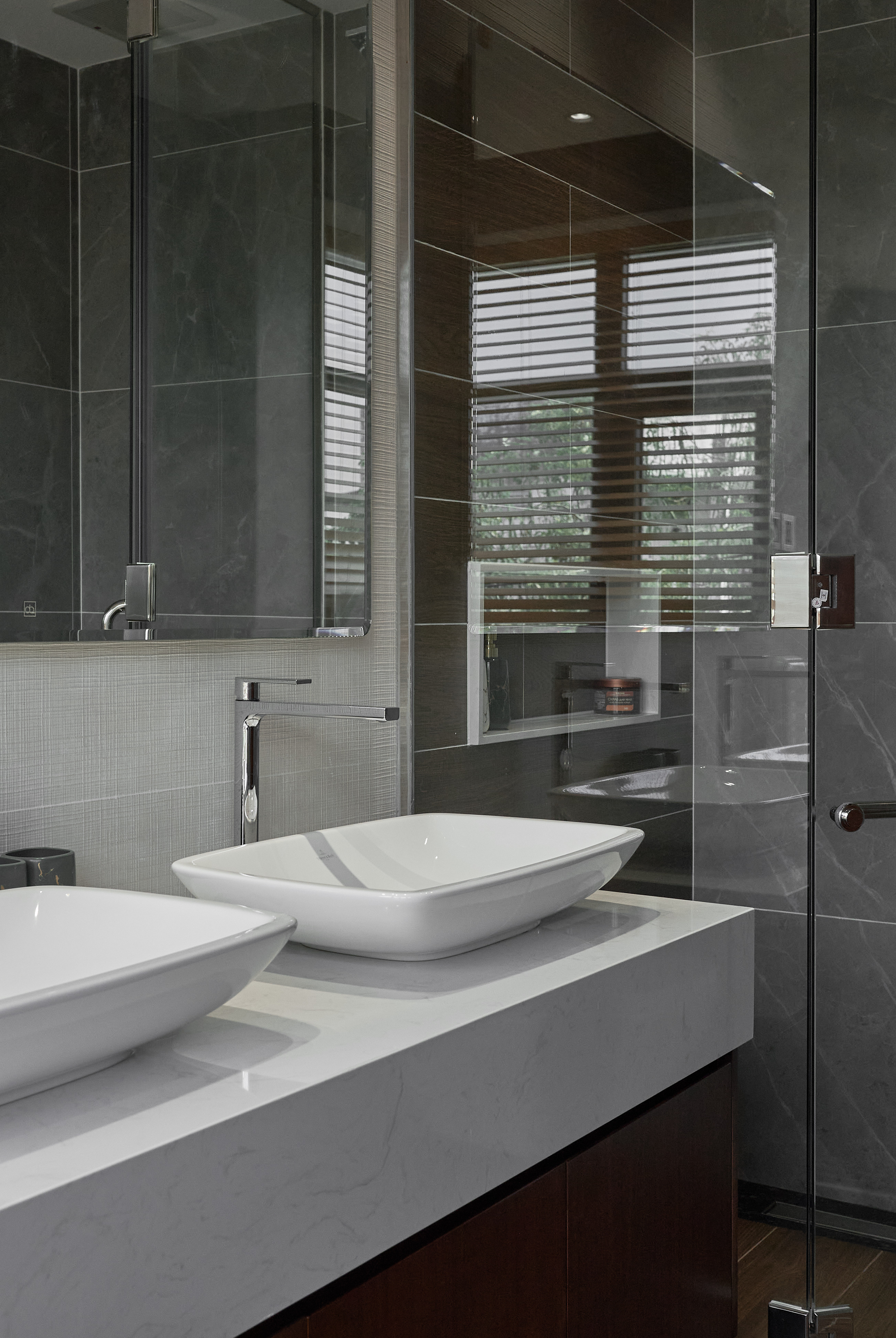 现代别墅丨越南-20