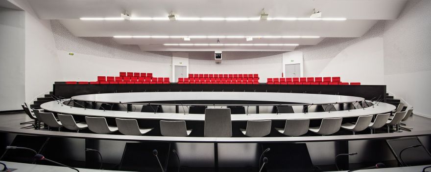 融合新旧的法国巴尼奥莱市政厅设计-32