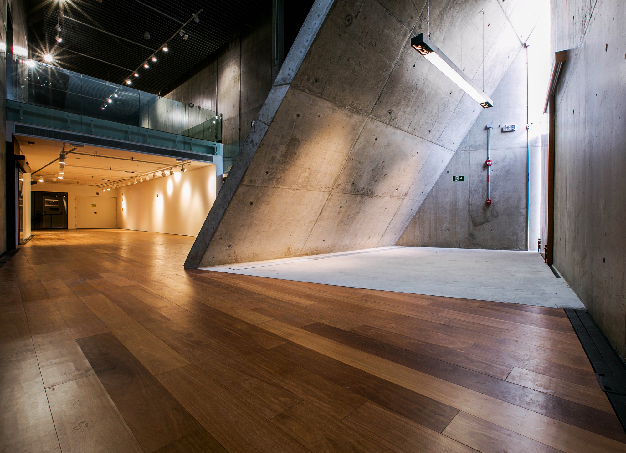 Porto Seguro Cultural Center / Yuri Vital-21