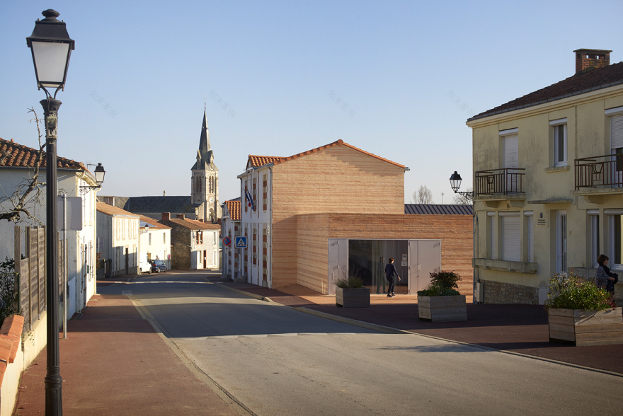 法国 Vendée 地区 Chaillé·sous·les·Ormeau· 市政厅扩建工程-32