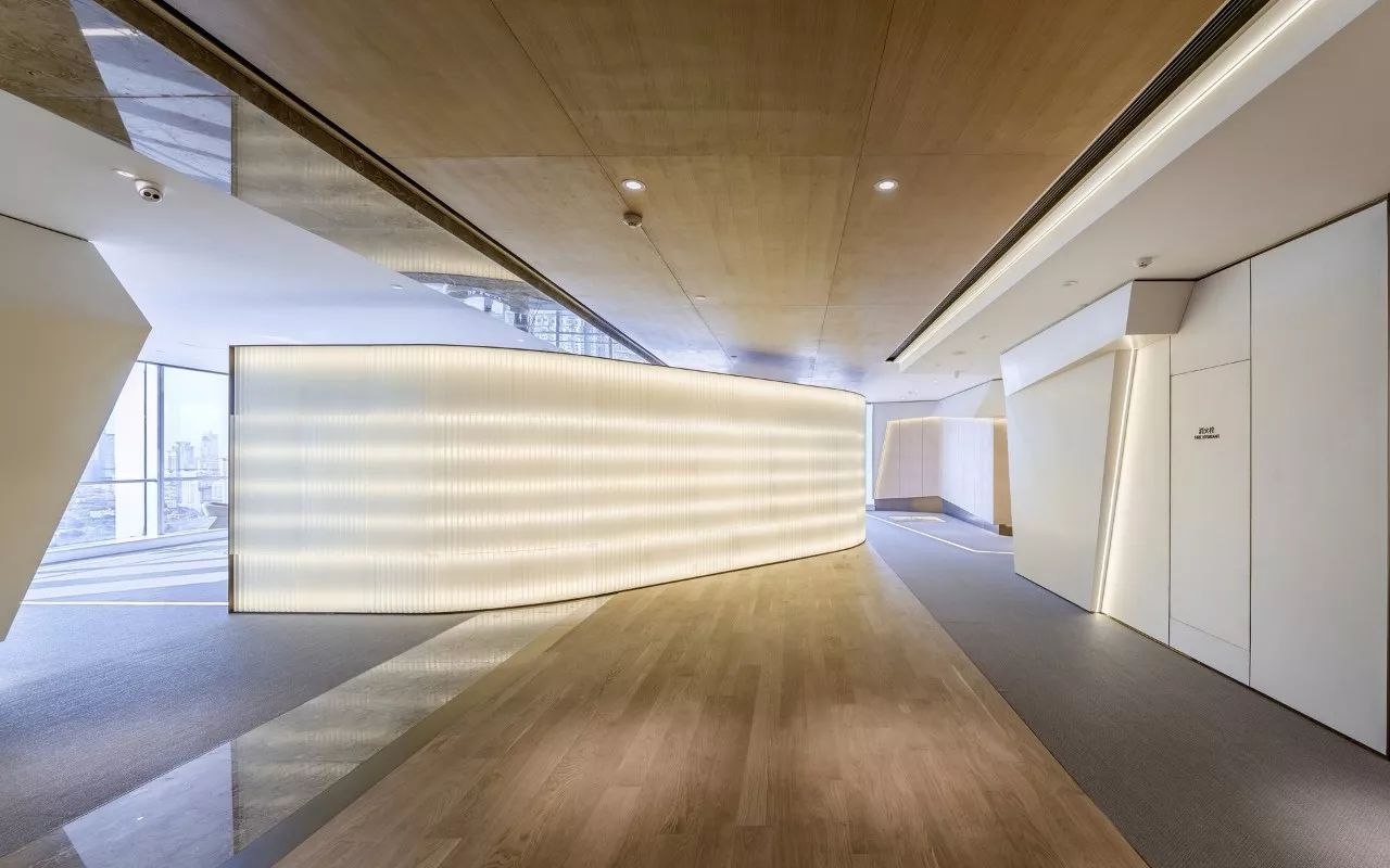 未来之境 | 建筑感与温暖气息的办公室设计-7