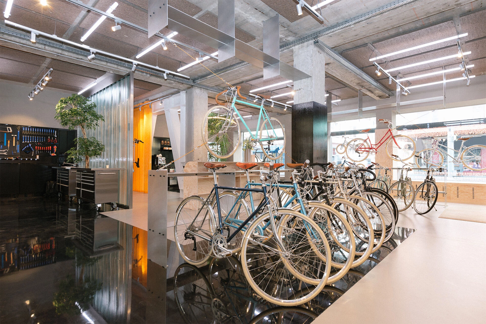 瑞士自行车品牌 Siech 旗舰店设计丨瑞士苏黎世丨Spacon & X-17