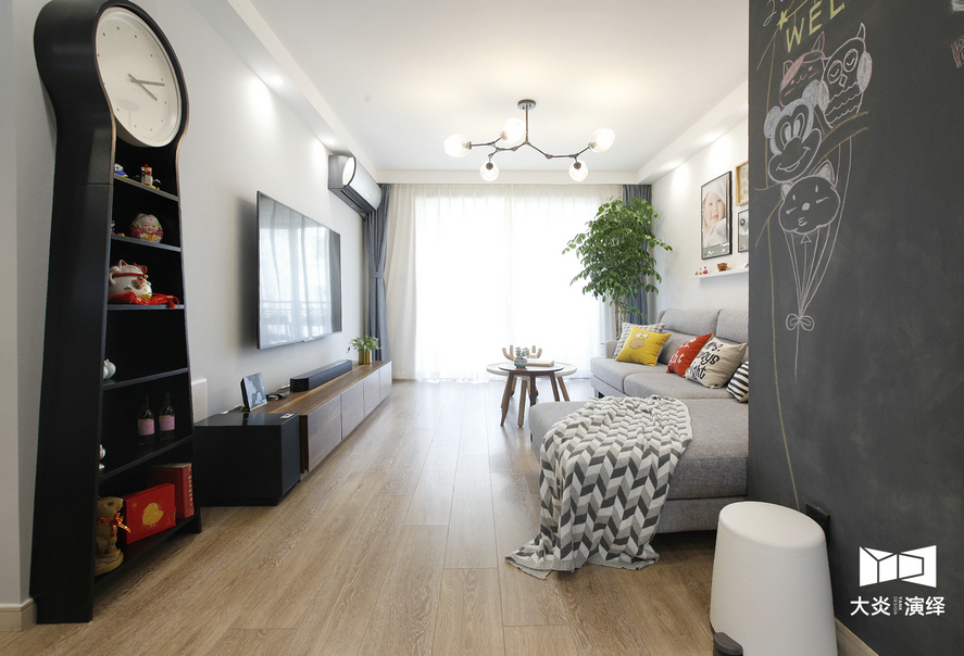 85 后 IT 男为爱妻打造北欧风文艺家居-16