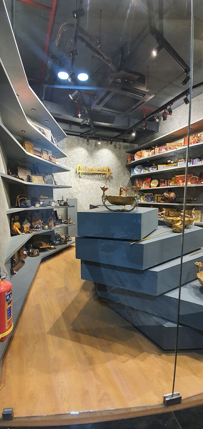 IC04 · 深灰洞穴中的珍宝展示-17