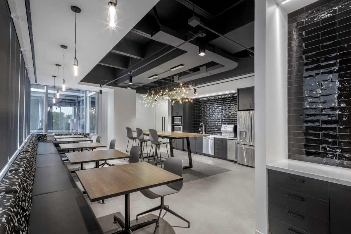 美国石油学会 Houston 办公室 - 石油工业的艺术呈现-21