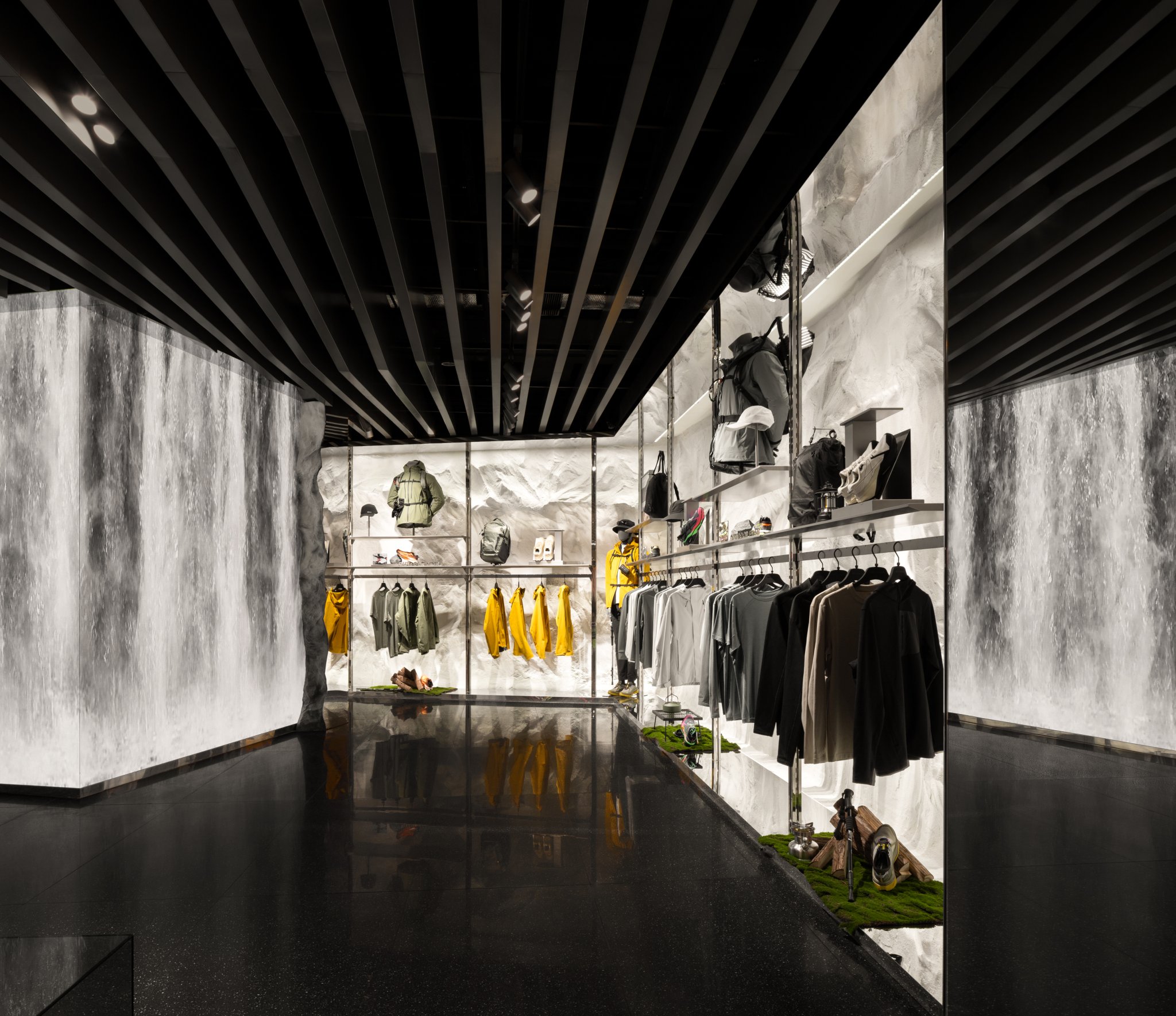 服装店丨中国深圳丨ANTA Space Creative,STILL YOUNG-21