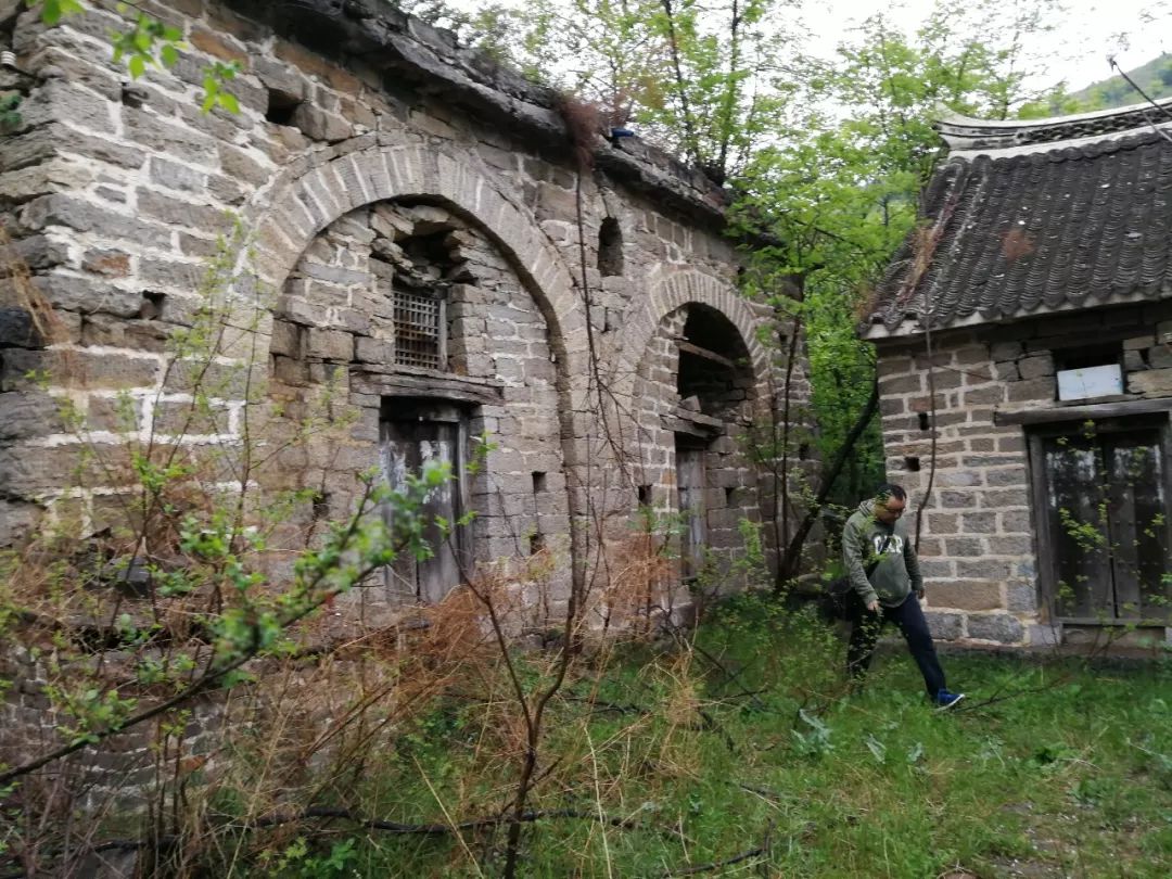 若是远行客，那便尽赏山间白月光——「了忘谷」民宿-49