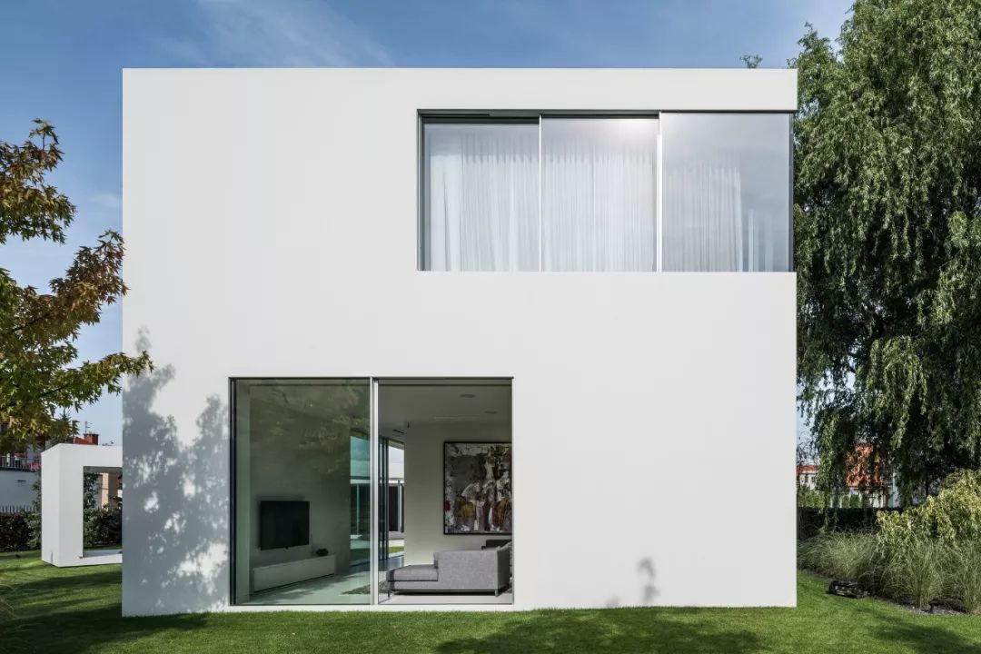 波兰 KWK PROMES 建筑工作室打造“跟随太阳轨迹移动的房子”-37