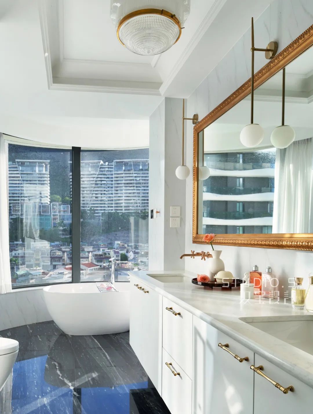 梦幻法式大宅 · 依山傍海的优雅居所丨双宝设计-49