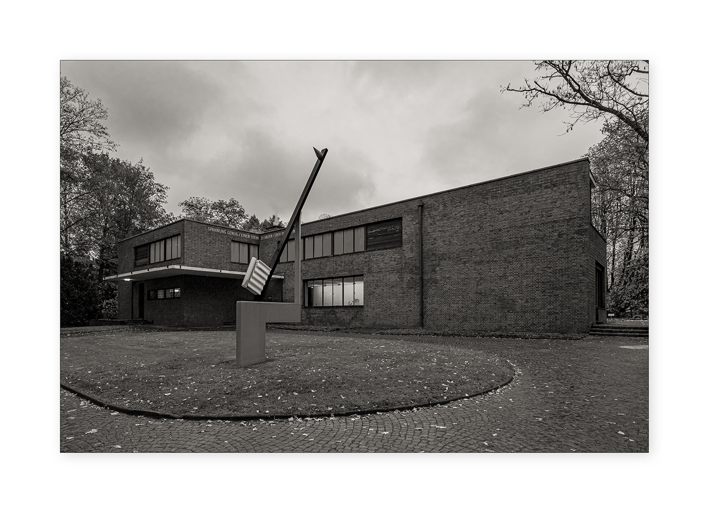 Mies v. d. Rohe in Krefeld-3