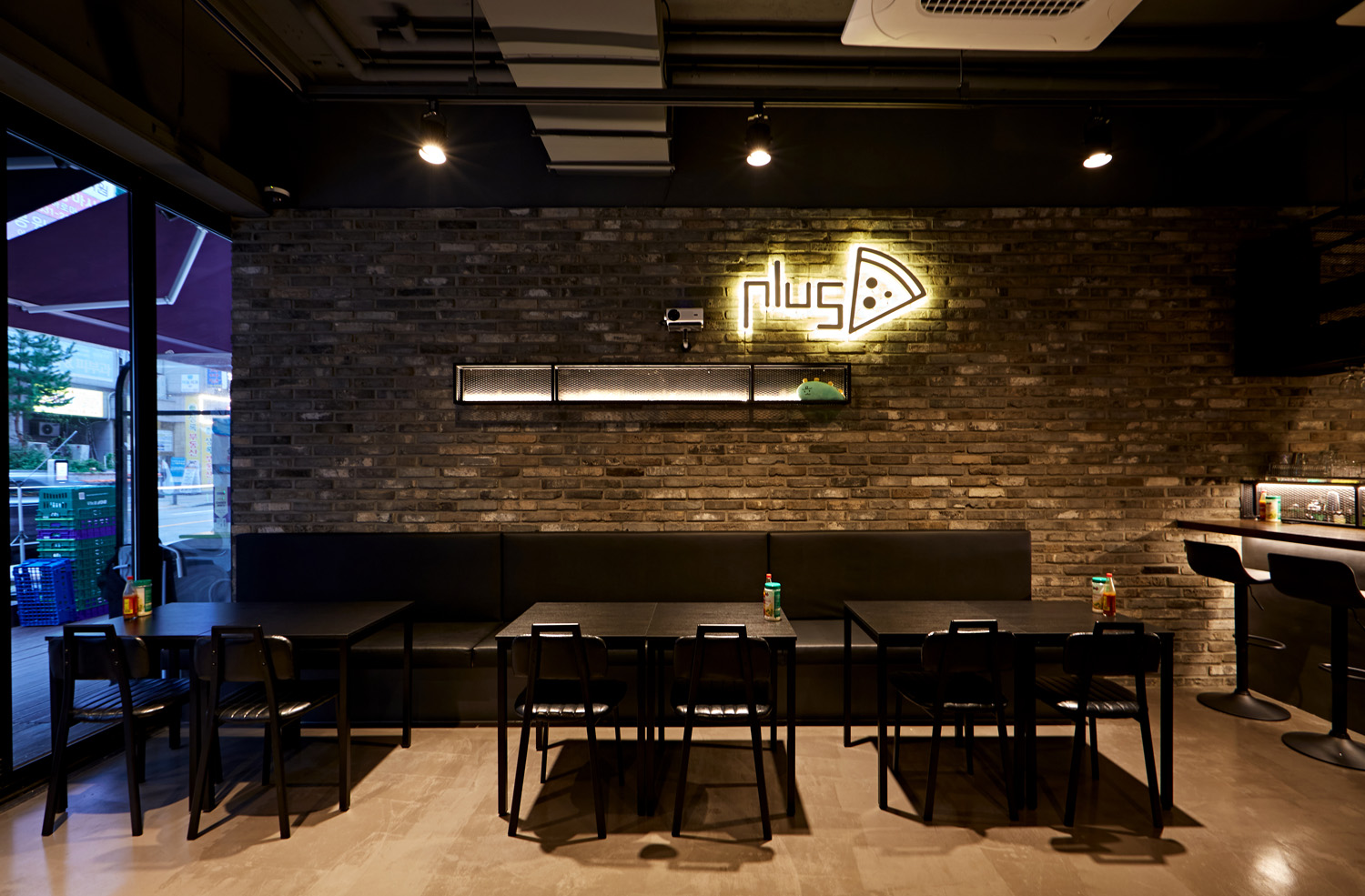 16 坪极简风披萨店设计，打造美食空间新体验-5