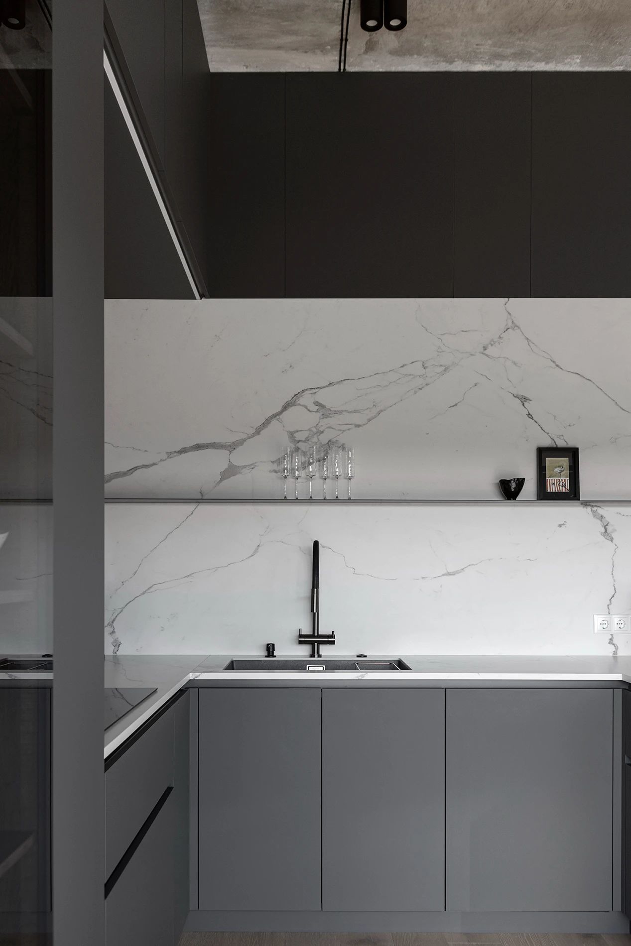 单色顶层公寓丨Insight Studio-14