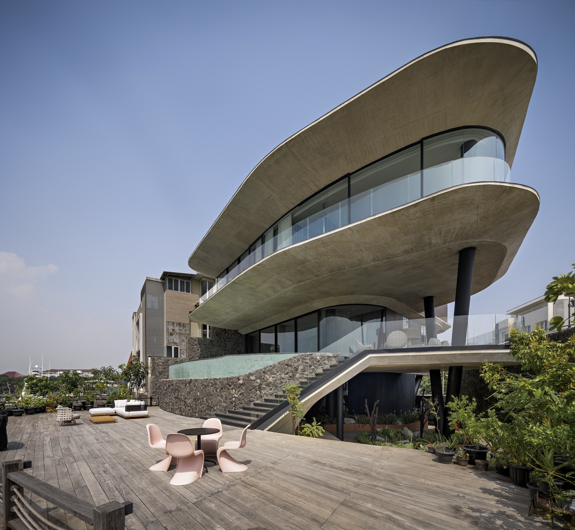 V 形高脚屋丨印度丨KThengono Design Studio-0