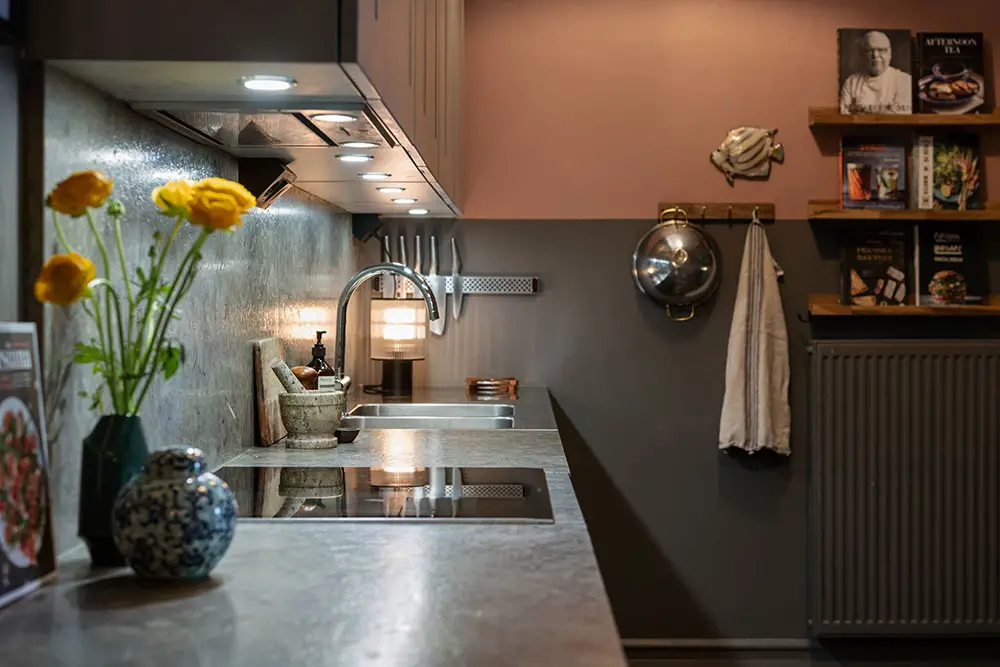 瑞典斯德哥尔摩现代彩色公寓设计-13