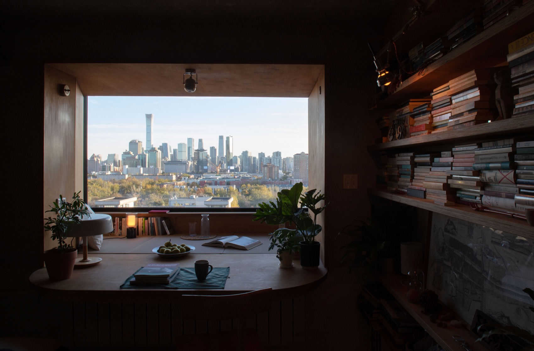 山顶洞之家  老破小里的庇护和观望丨中国北京丨察社办公室-39