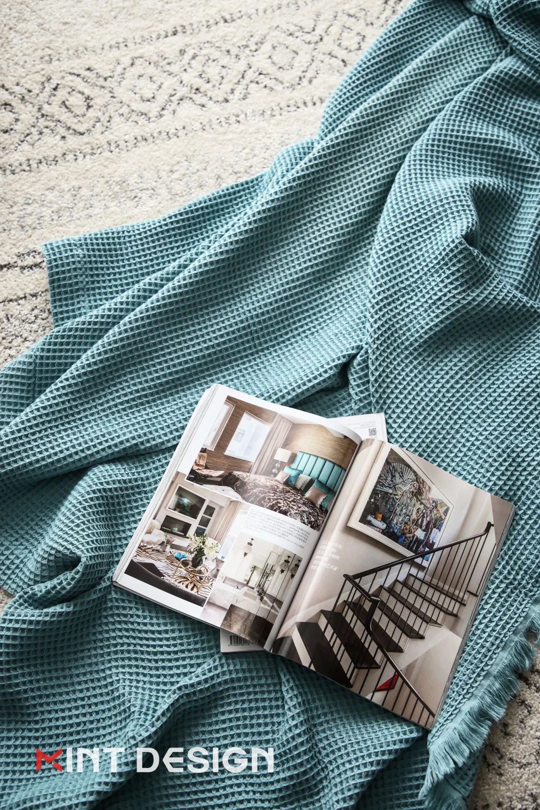 薄荷设计丨胭脂红+原木，玩转复古小情调，把家变成「时光穿梭机」-53