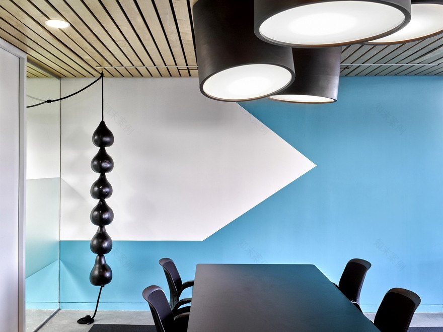 Fresh and Dynamic Workspace for Barrows Advertising in SoHo, New York City-11