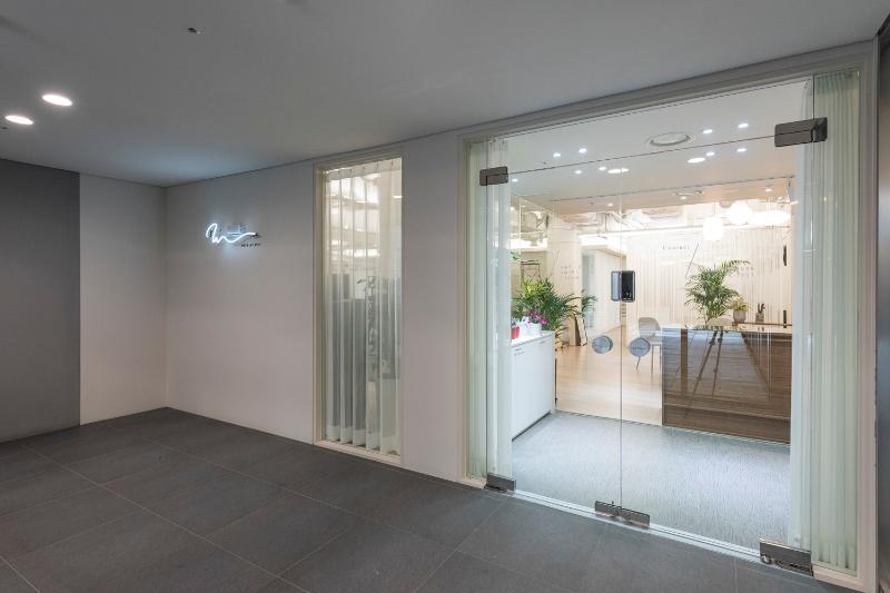 温润宜居的 39 平米白色与木质调氛围健身房设计-14