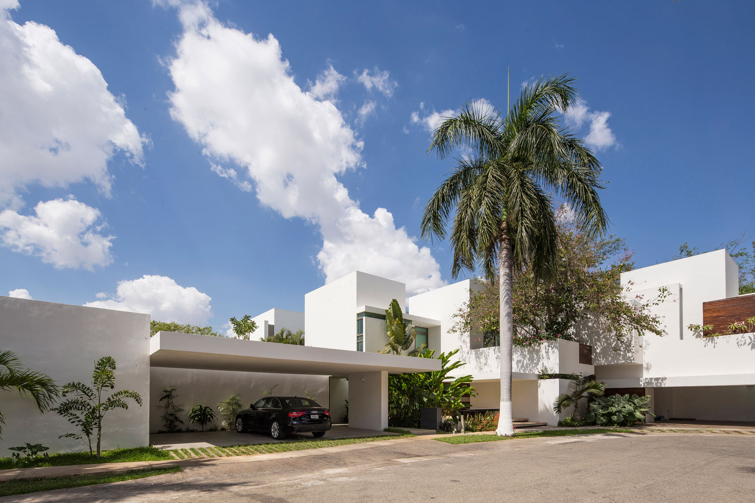 Magnificent House Designed by Augusto Quijano Arquitectos in Yucatan, Mexico-2