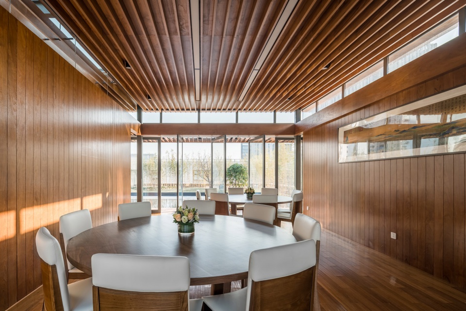 上海屋上三间会务空间·致正建筑的轻钢架构绿意空间-31
