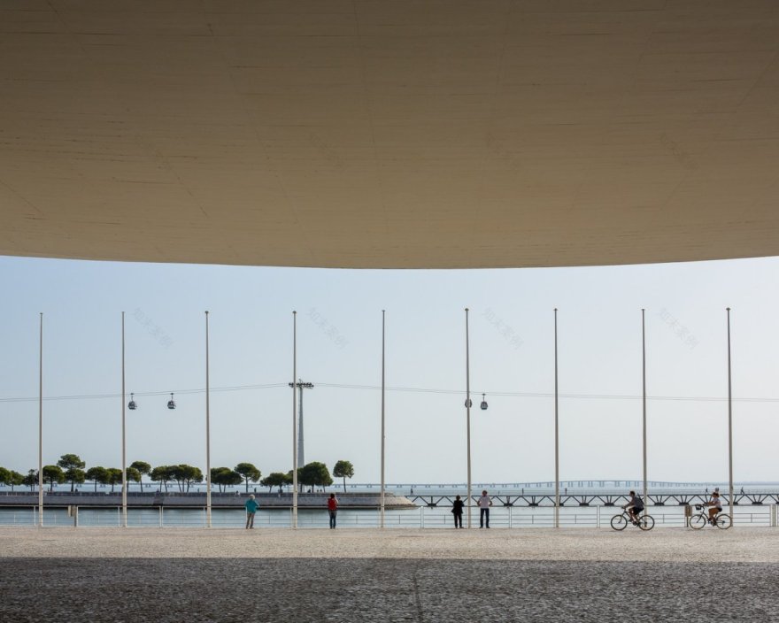葡萄牙国家馆 | Siza 的混凝土屋顶奇迹-10