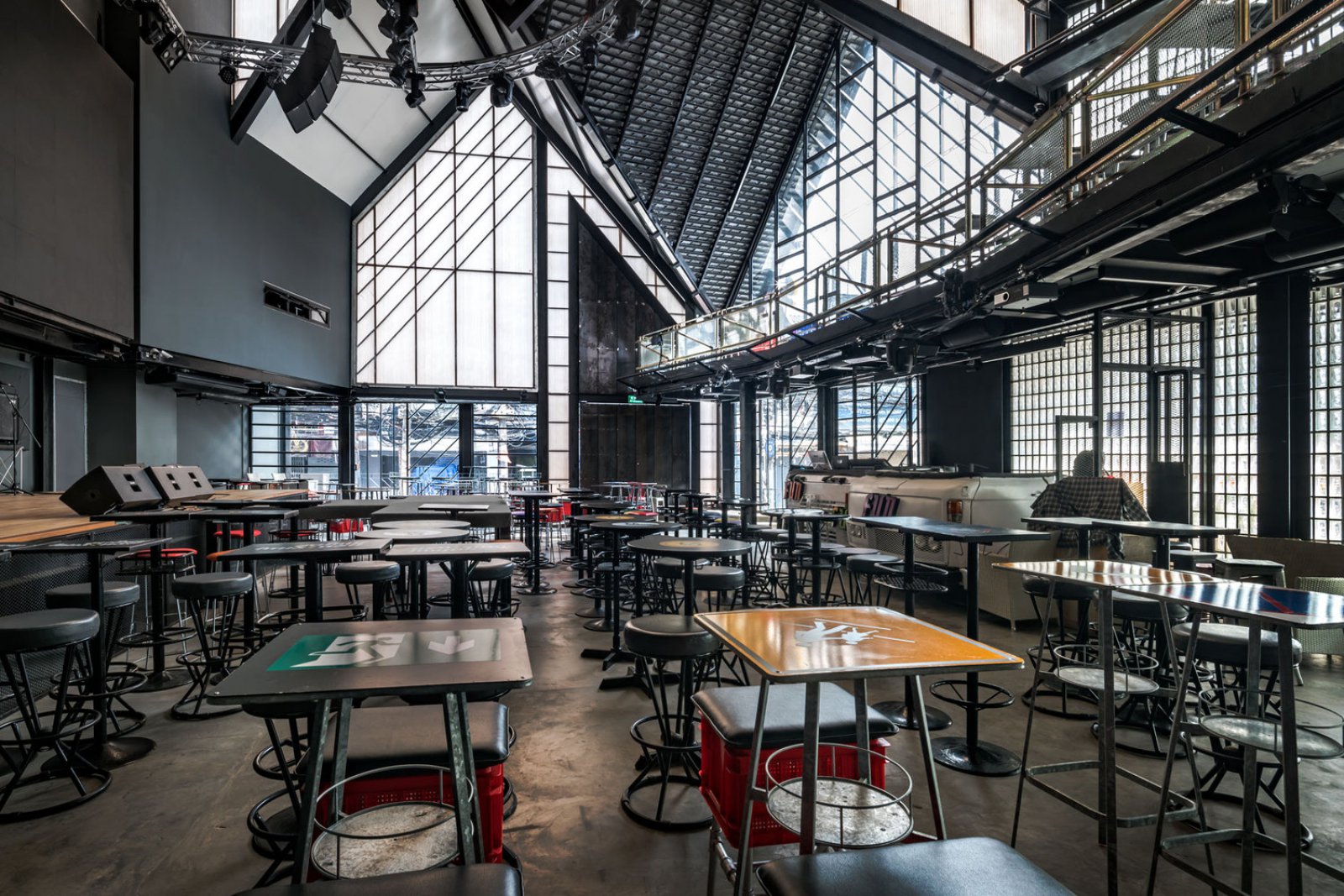 芭提雅850㎡酒吧  STUDIO PLP-22