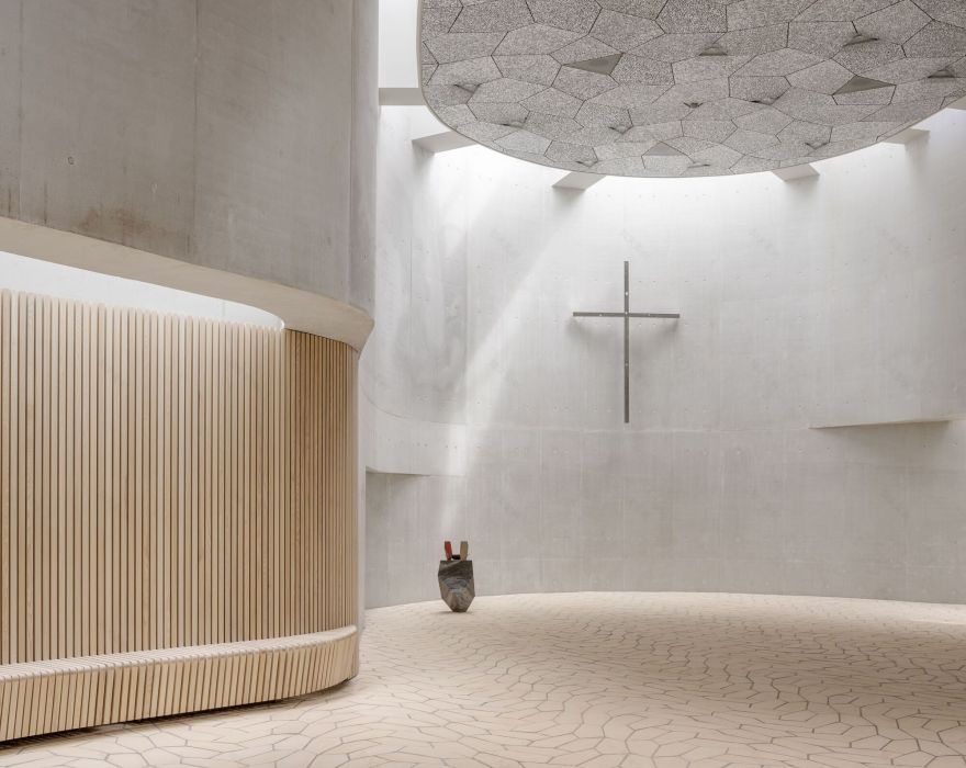 三冠教堂丨丹麦罗斯基勒丨Rørbæk og Møller Arkitekter-4