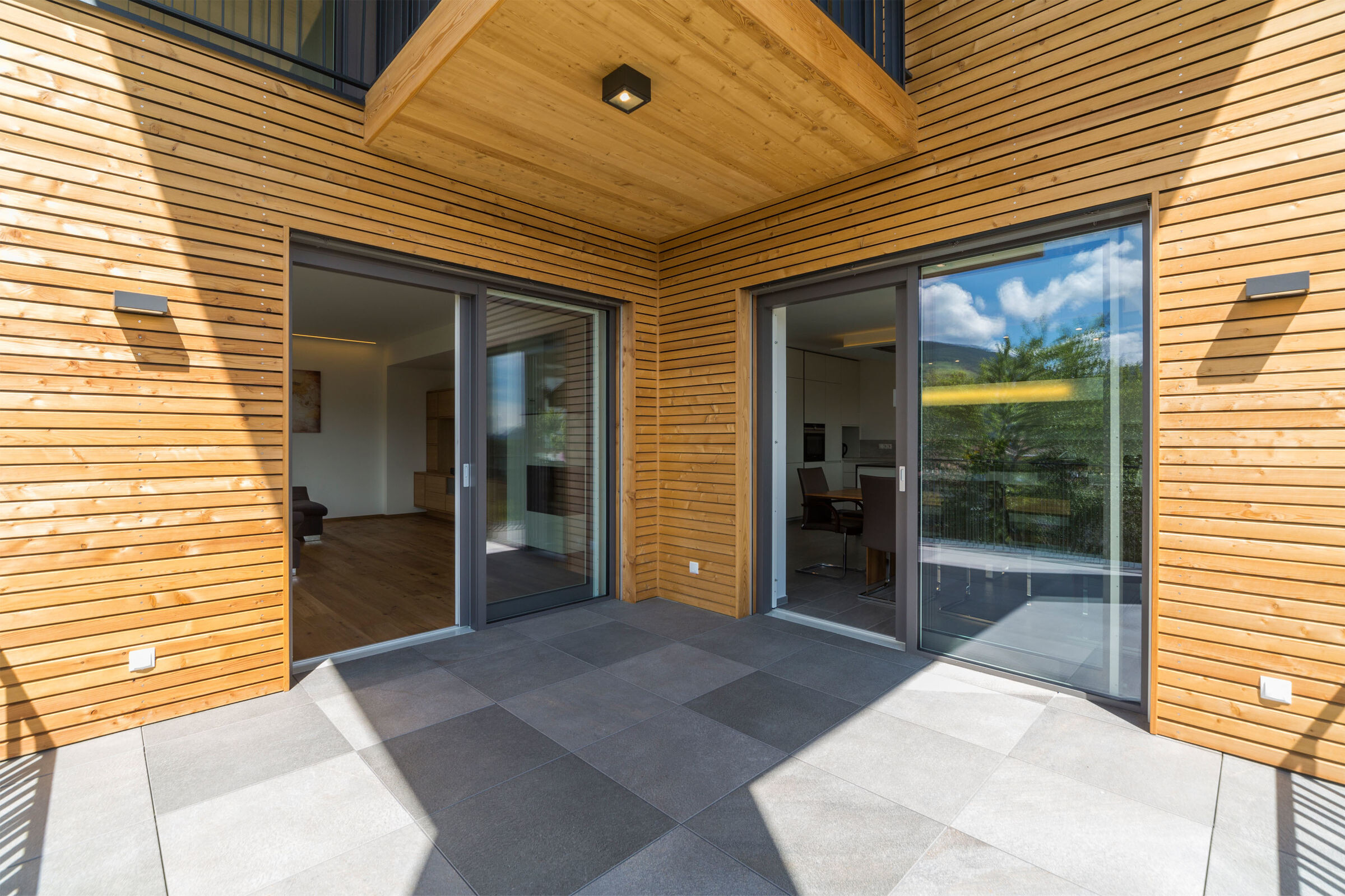 意大利双层别墅改造,木结构与南向露台打造舒适生活空间-22