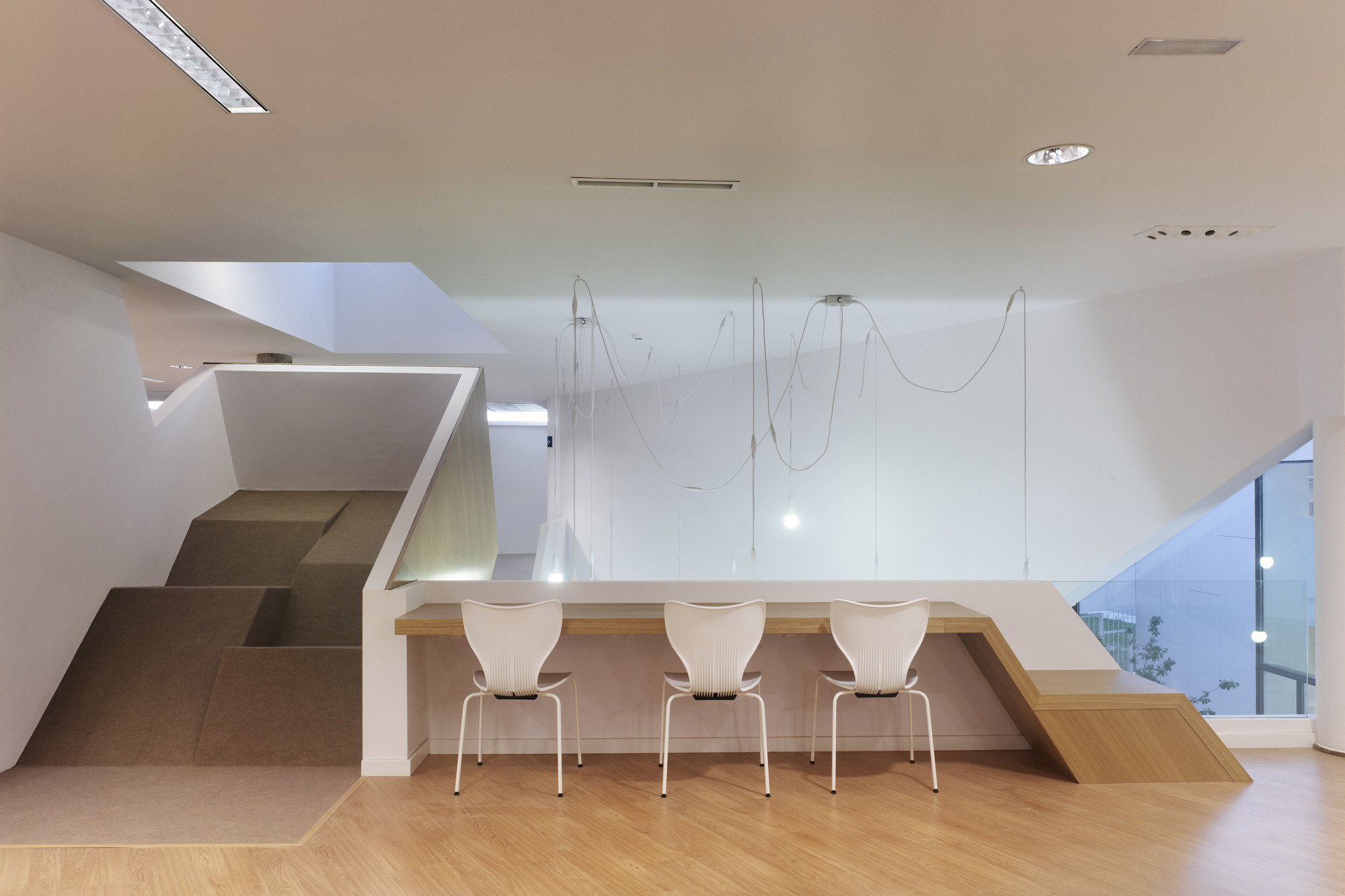 西班牙 Mediateca 住宅 | Oscar Pedrós 的开放式阅读空间设计-25