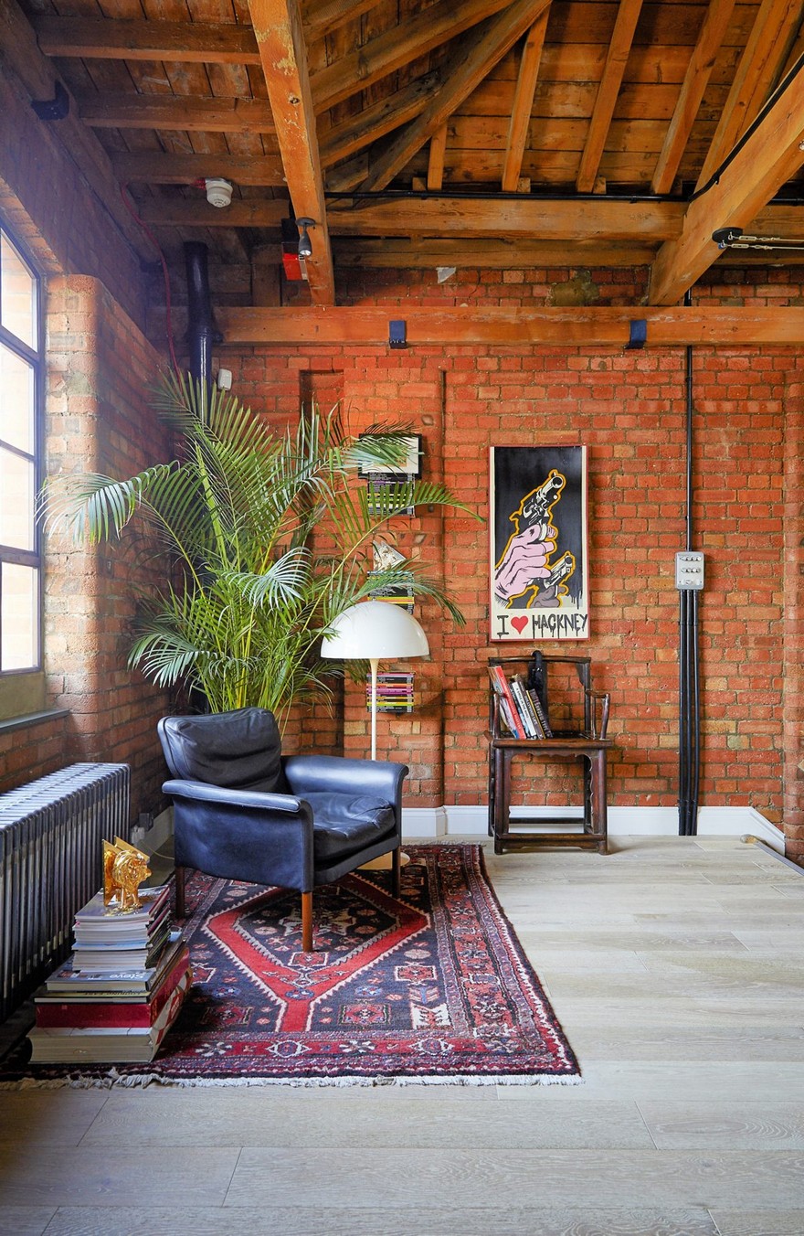 Tower Bridge London Apartment in a Converted Victorian Leather Warehouse-12
