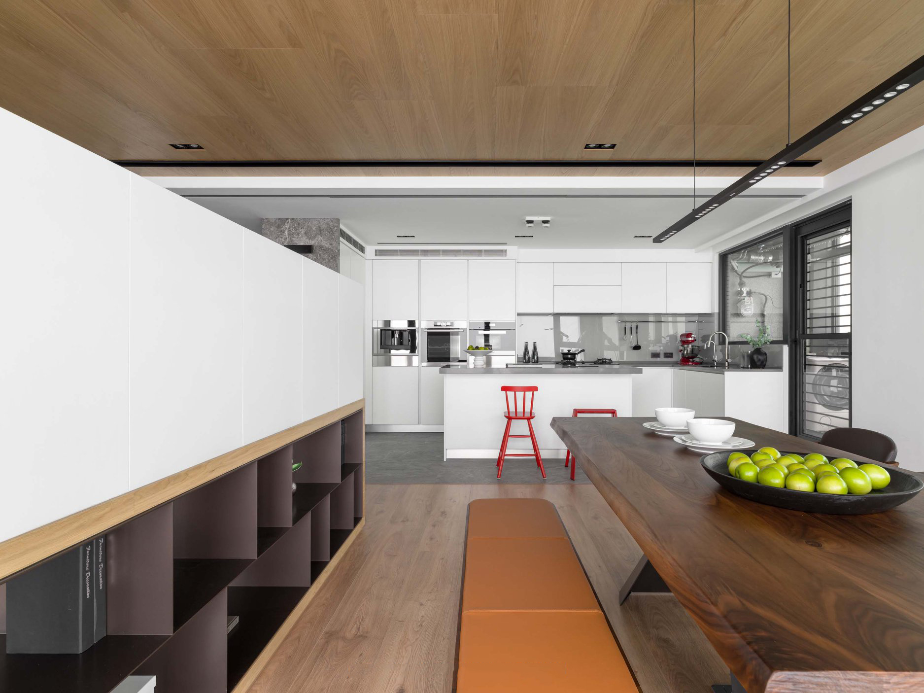 透·影空间设计 | 自然采光打造自由穿梭的白韵之境-14