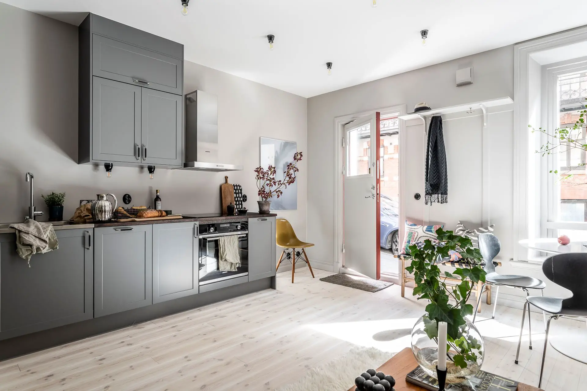 瑞典 1904 年建筑的 41m2 公寓改造 | 古典与现代的完美融合-7