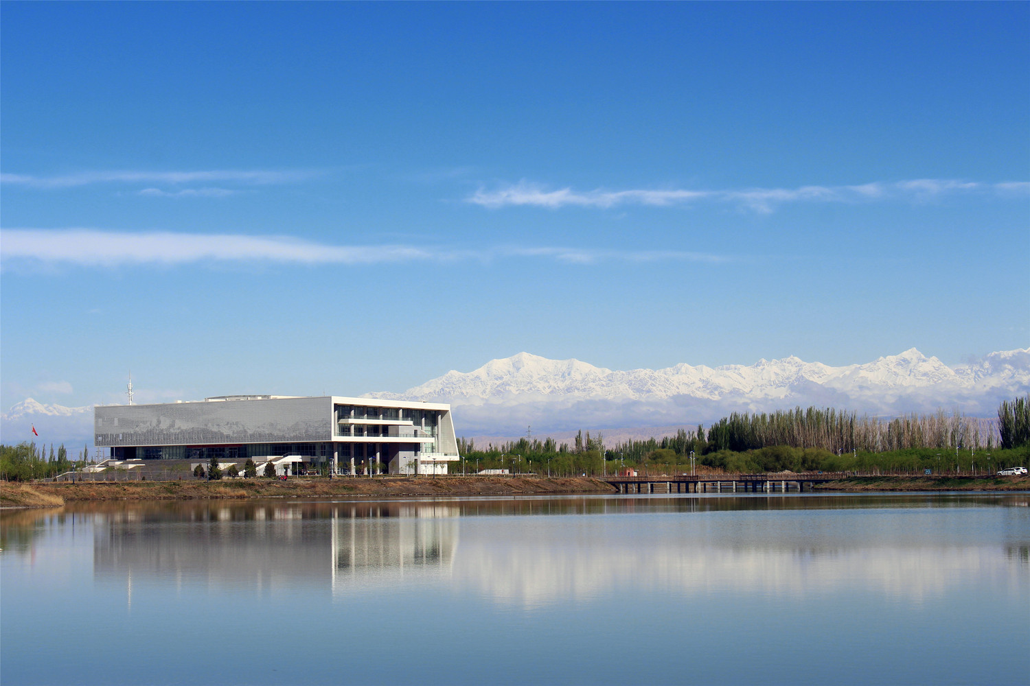 新疆大学科技学院图书馆-5