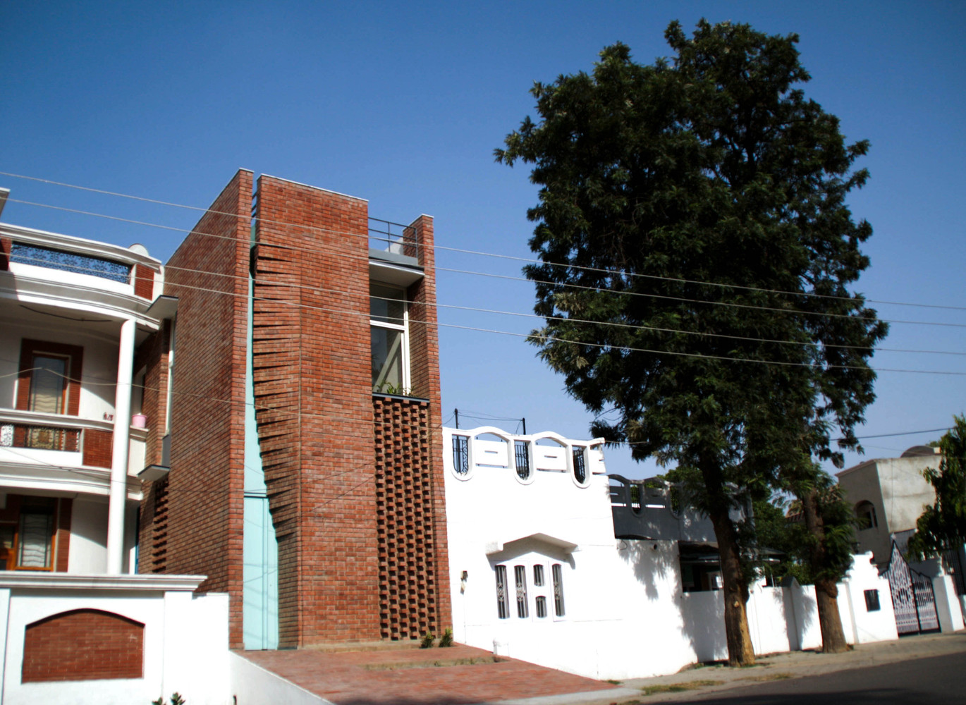 砖墙幕布 · 小空间大创意的办公室设计-40