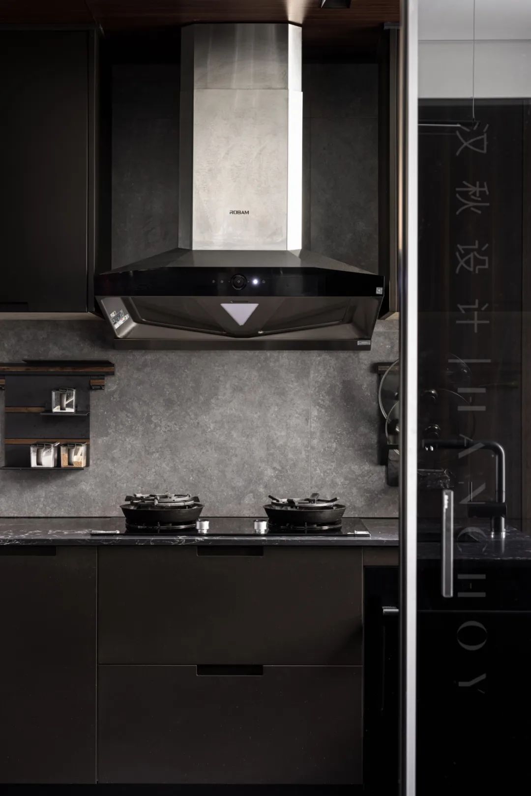 暗黑系住宅新案 · 汉秋新案的现代魅力丨中国常州丨汉秋设计-14