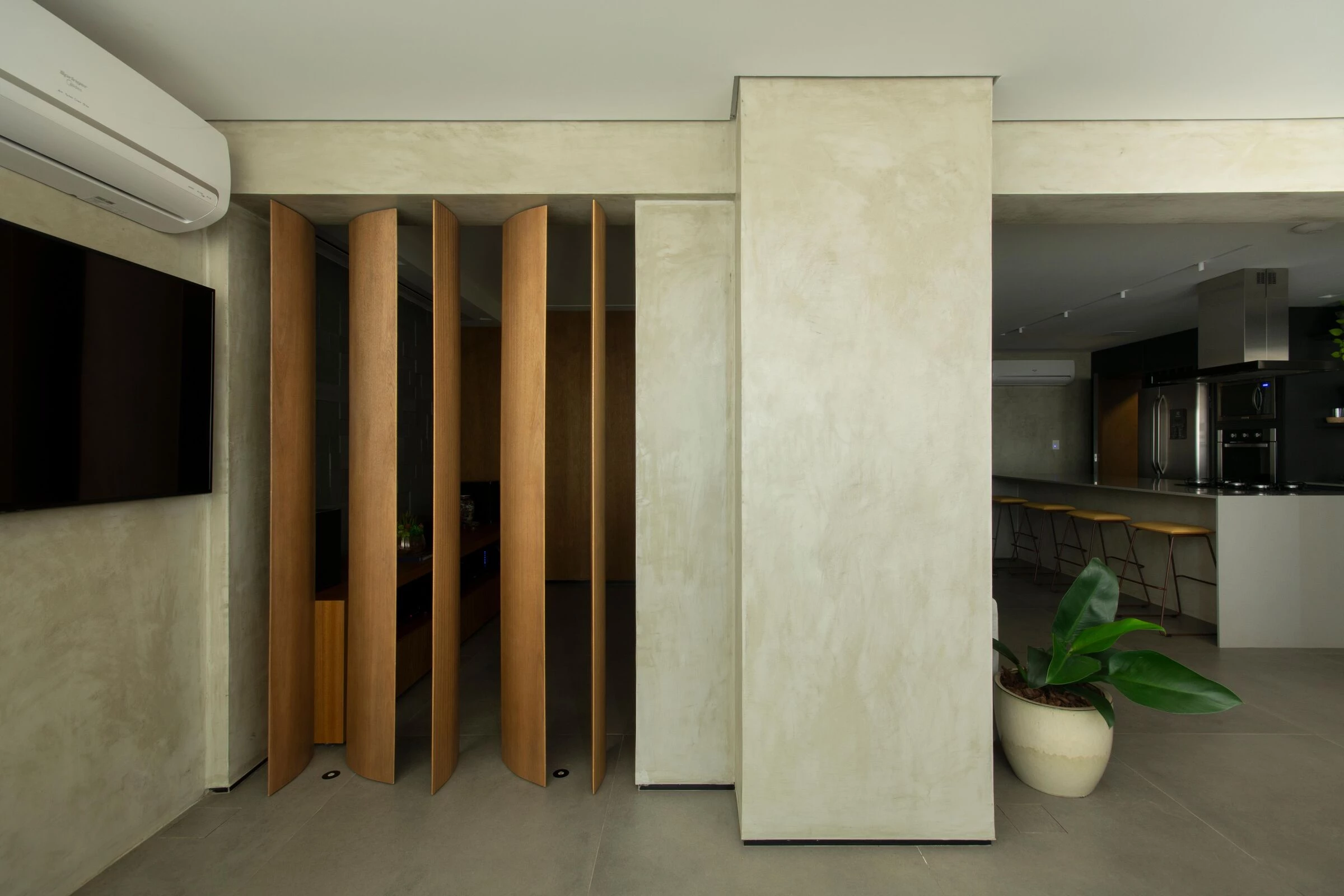 巴西 CC 公寓 | 木质温暖，空间通透-24