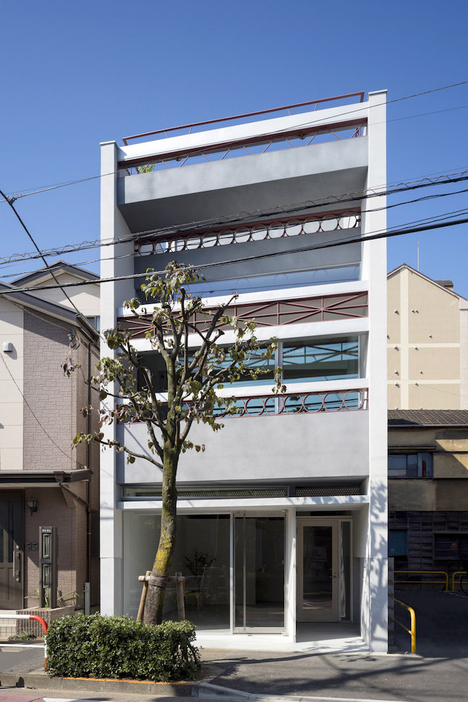 Remodeled House to get an Interior Full of Light and Open Spaces-3